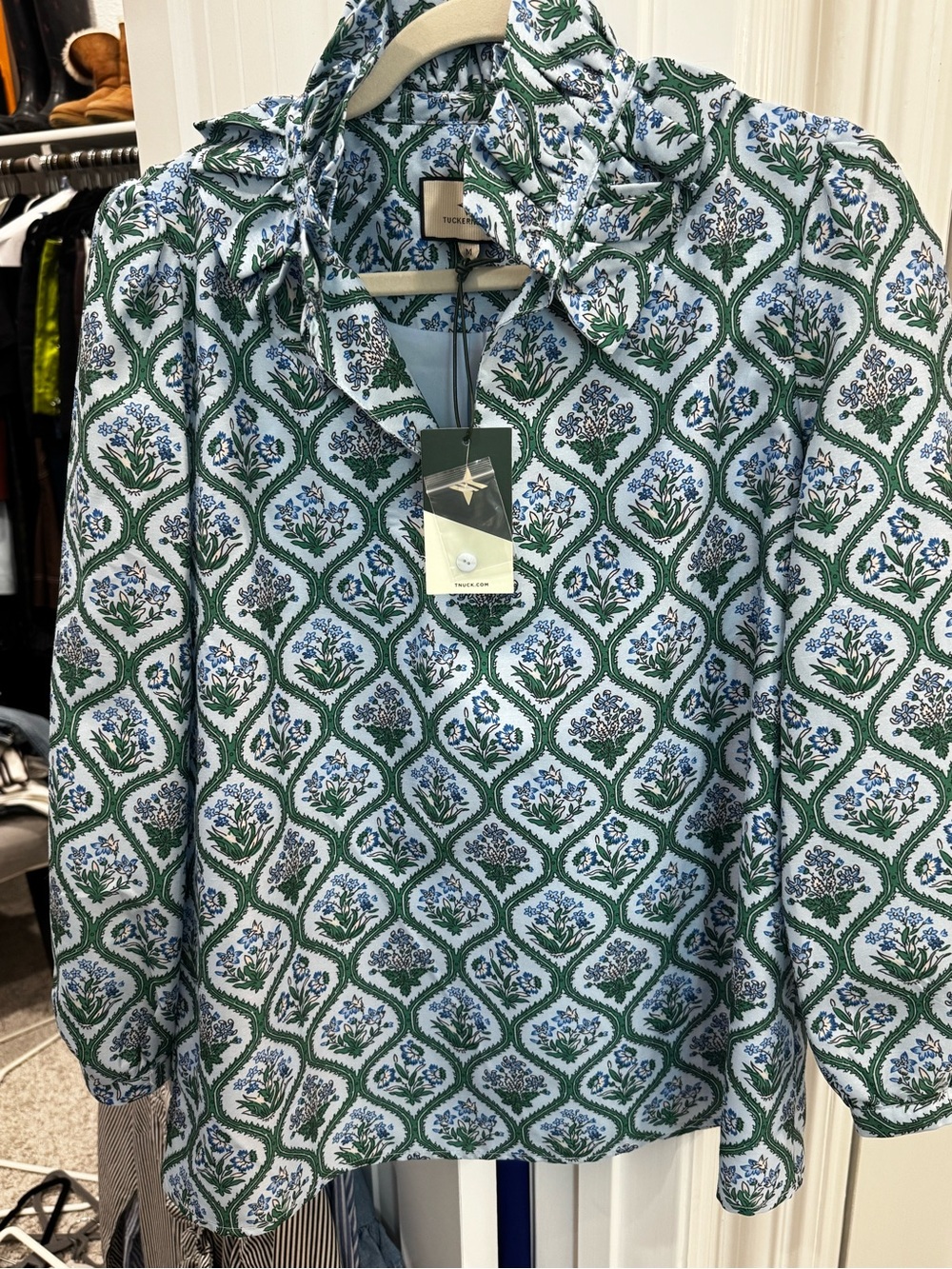 Tuckernuck floral printer elegant Shirt - Green & Light Blue